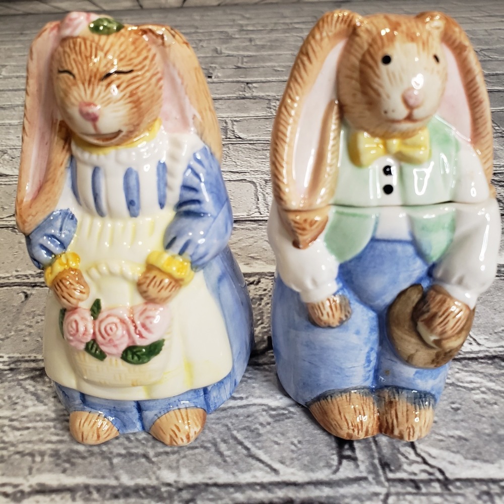 Vintage Mr. & Mrs. Rabbit Salt and Pepper Shakers 4.5"×3"
